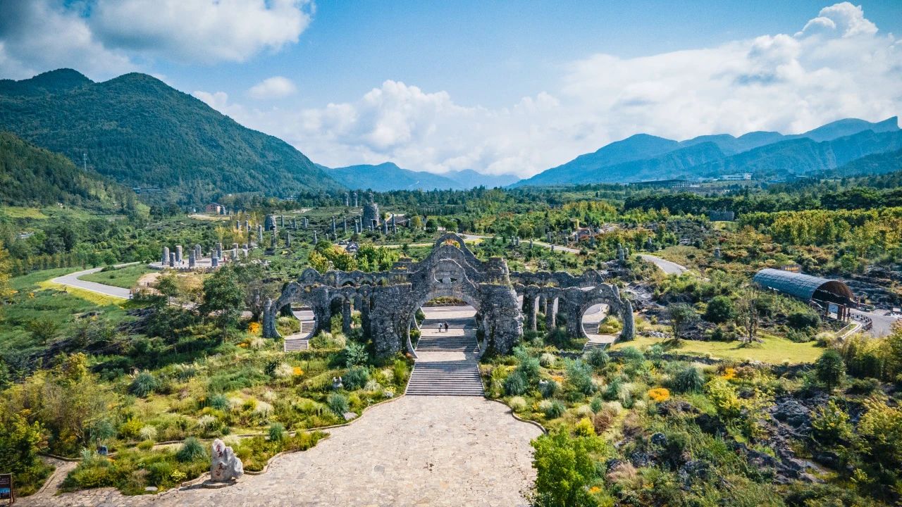 疊石花谷出逃計(jì)劃||赴一場(chǎng)夏日趣野派對(duì)，承包你的五一假期快樂